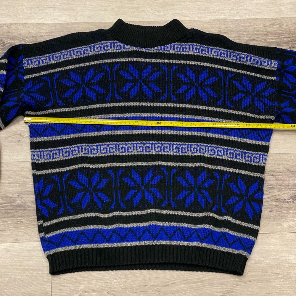 Vintage EL MAR California Black Blue Gray Ornate Mock Neck Sweater Size: Medium - Picture 2 of 6